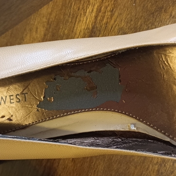 NWOT. Nine West camel/beige 3.75" Heel - Picture 2 of 8